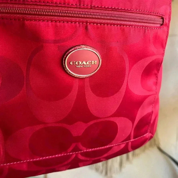 Coach Getaway Signature Shoulder Bag - Pink Nylon Crossbody 9x10 - Picture 5 of 14